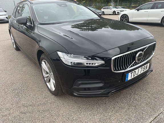 Volvo V90 2 of 5