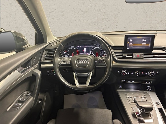Audi Q5 4 of 6