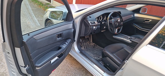 Mercedes-Benz E250 9 of 13