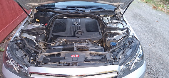Mercedes-Benz E250 7 of 13