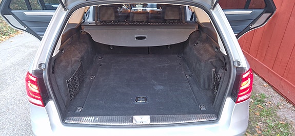 Mercedes-Benz E250 8 of 13