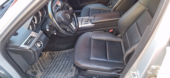 Mercedes-Benz E250 11 of 13