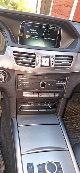 Mercedes-Benz E250 6 of 13