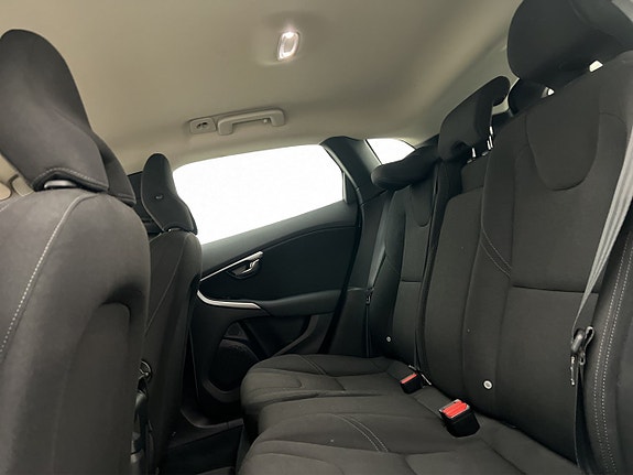 Volvo V40 24 of 29