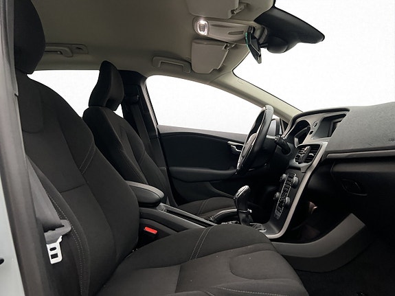 Volvo V40 22 of 29
