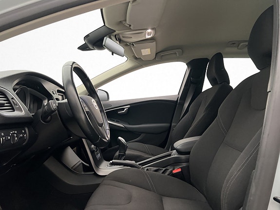 Volvo V40 11 of 29