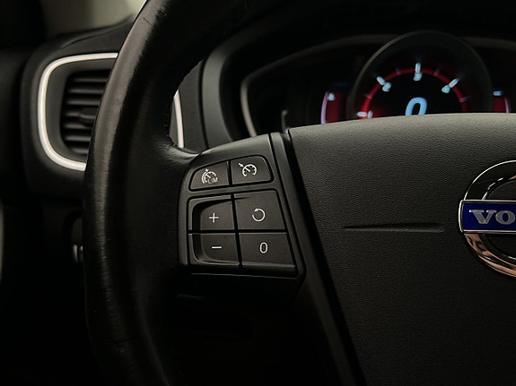 Volvo V40 15 of 29