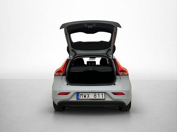Volvo V40 25 of 29