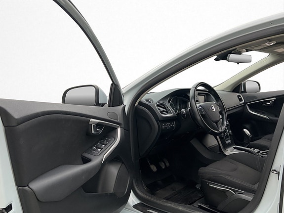 Volvo V40 10 of 29