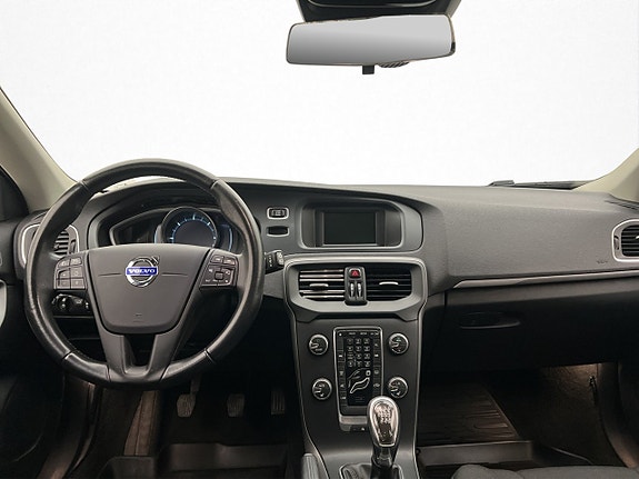 Volvo V40 12 of 29