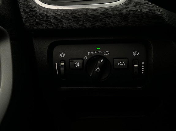 Volvo V40 14 of 29