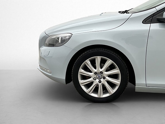 Volvo V40 26 of 29