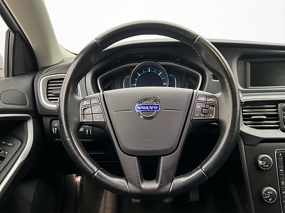 Volvo V40 13 of 29