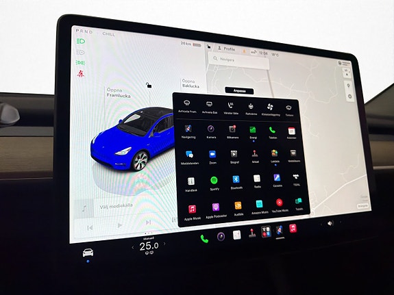 Tesla Model Y 24 of 30