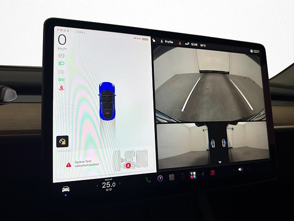 Tesla Model Y 26 of 30