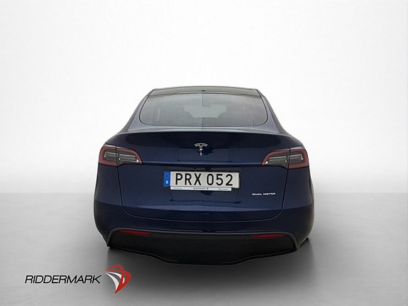 Tesla Model Y 8 of 30