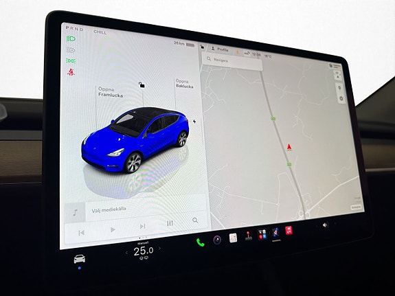 Tesla Model Y 23 of 30
