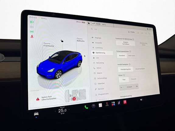 Tesla Model Y 27 of 30