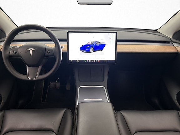 Tesla Model Y 13 of 30