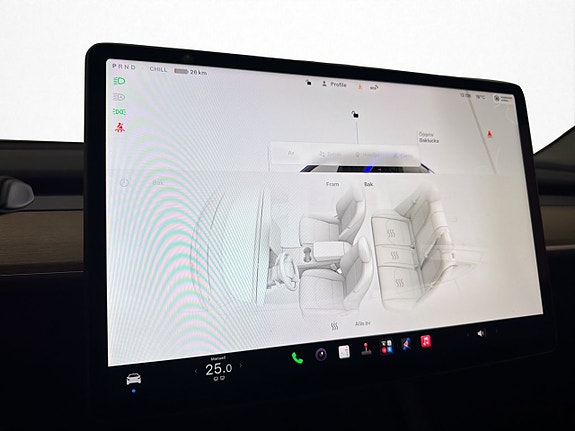 Tesla Model Y 25 of 30
