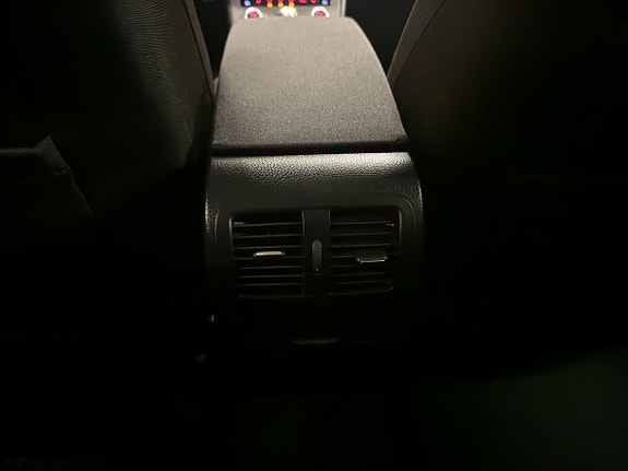 Volkswagen Passat 28 of 29