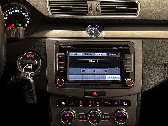 Volkswagen Passat 26 of 29