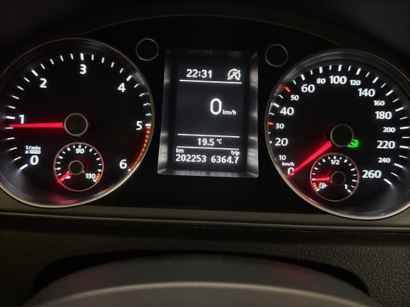 Volkswagen Passat 22 of 29