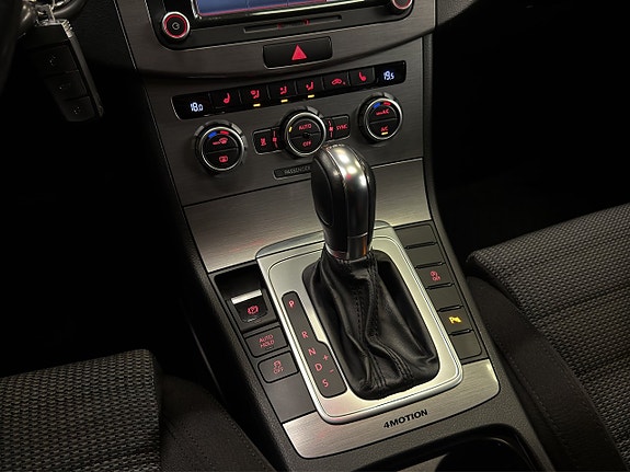 Volkswagen Passat 25 of 29