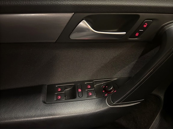 Volkswagen Passat 23 of 29