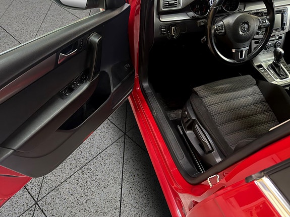 Volkswagen Passat 14 of 29