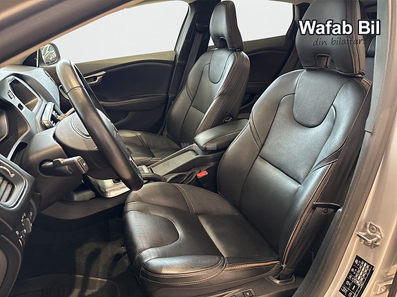 Volvo V40 Cross Country 8 of 15