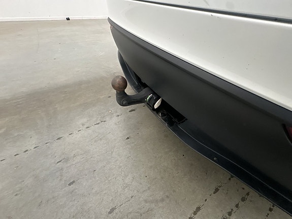 Tesla Model Y 11 of 30