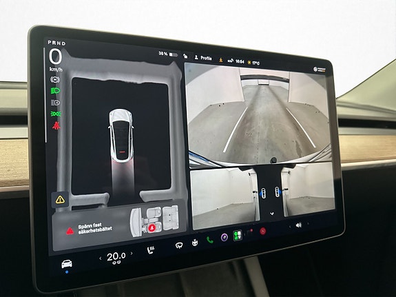 Tesla Model Y 24 of 30