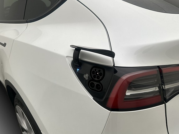 Tesla Model Y 30 of 30