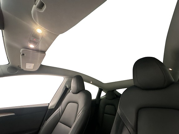 Tesla Model Y 19 of 30