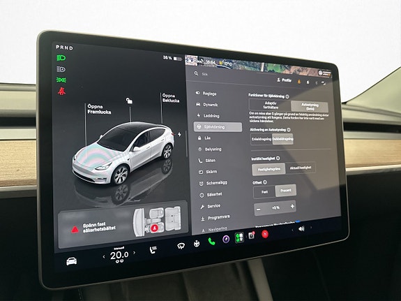 Tesla Model Y 27 of 30