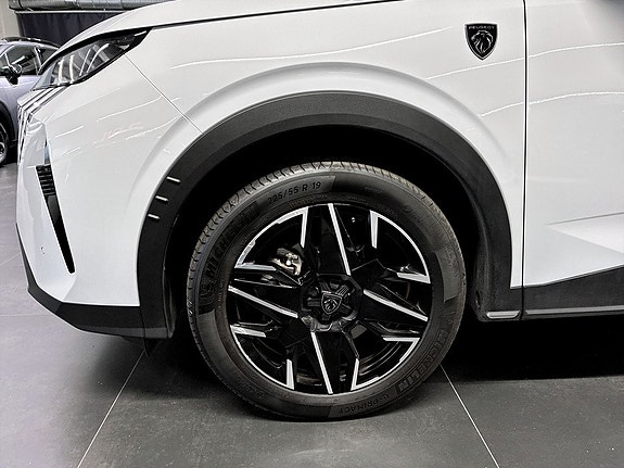 Peugeot 5008 17 of 19