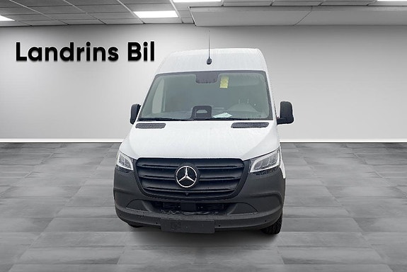 Mercedes-Benz eSprinter 420 2 of 14