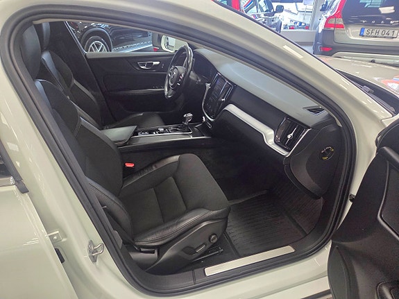 Volvo V60 15 of 27