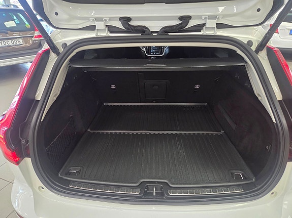 Volvo V60 8 of 27