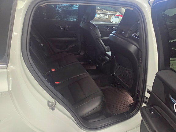 Volvo V60 13 of 27