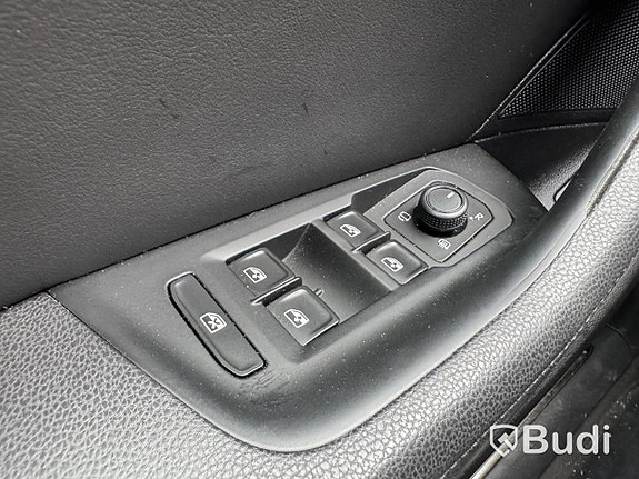 Volkswagen Passat 17 of 27