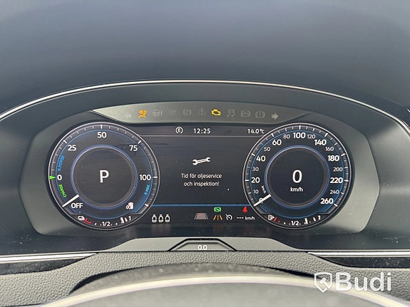 Volkswagen Passat 13 of 27