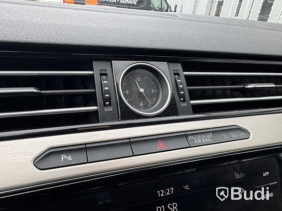 Volkswagen Passat 20 of 27