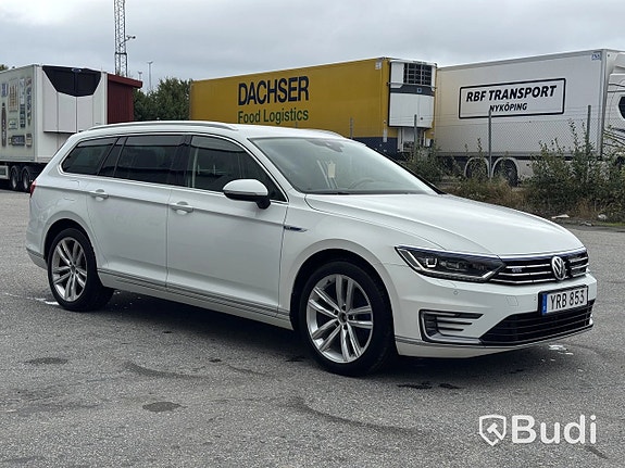 Volkswagen Passat 7 of 27