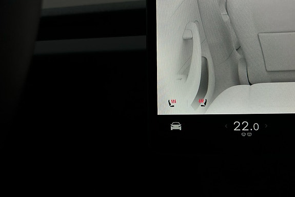 Tesla Model 3 21 of 25