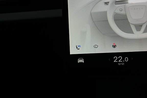Tesla Model 3 20 of 25