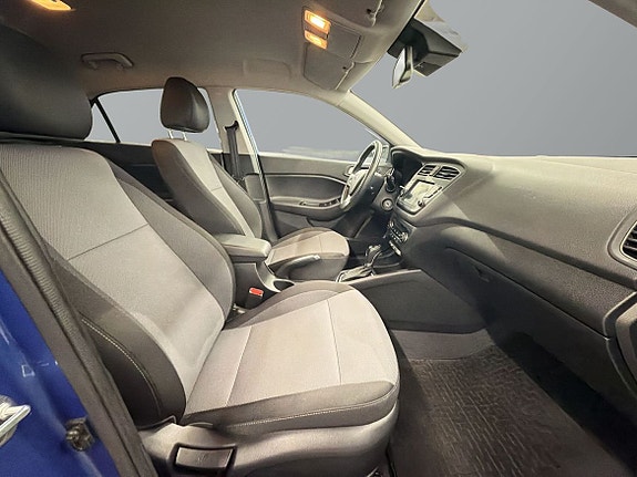 Hyundai i20 7 of 22