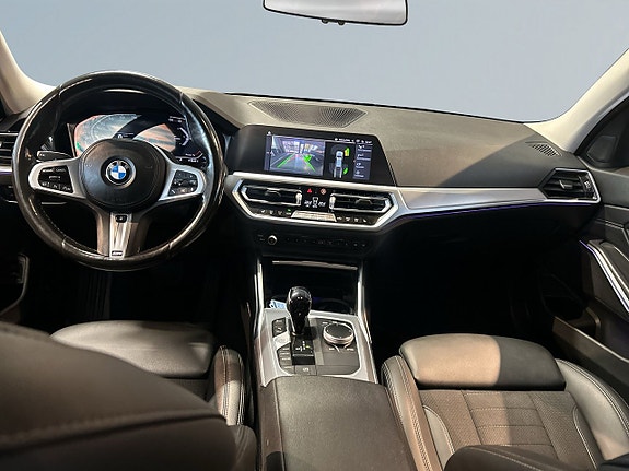 BMW 320i 8 of 18