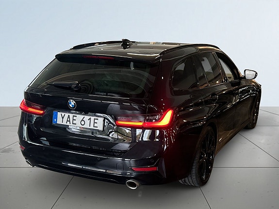 BMW 320i 6 of 18